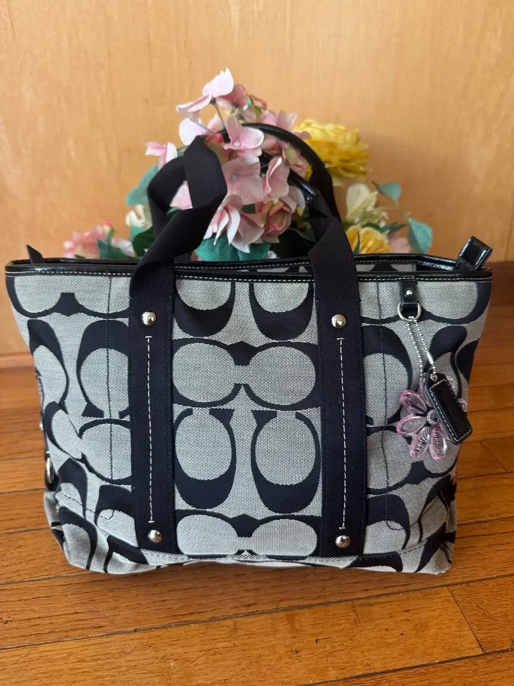 Auth COACH Daisy Signature C Tote F16559 black gray Jacquard Patent Tote (170
